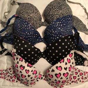 Lots of 4 VS Pink bras